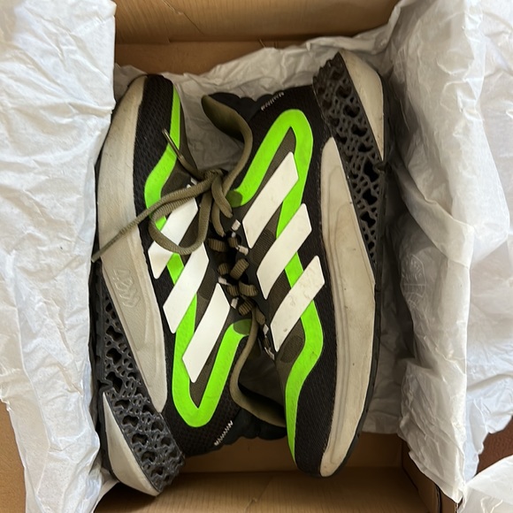 Adidas 4DFWD PULSE 2J size 4 Boys in Metallic Grey / Green - Picture 5 of 9